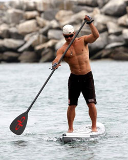 Stand Up Paddle Surfing